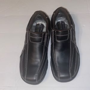 Skechers relaxed fit shoes. New without box size US 3